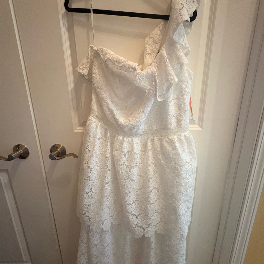 Elegant White Lace One-Shoulder Dress